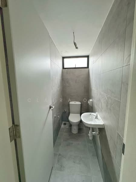 Shop / Office for Rent in Taman Pelangi (Johor Bahru) - Claira Ong - Bathroom - PropertyGuru.com.my