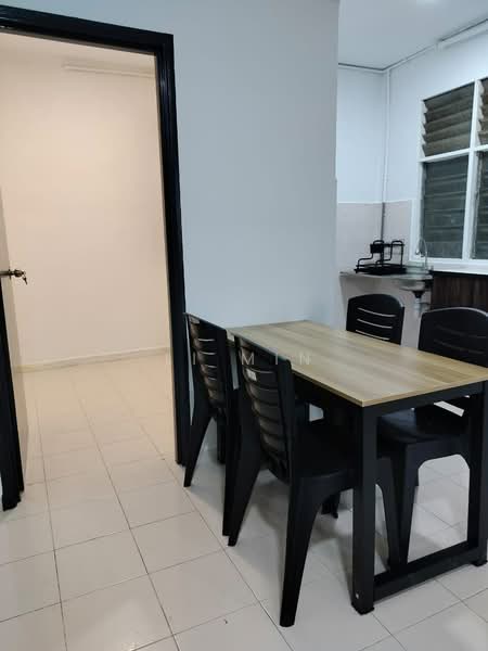 Pangsapuri untuk Disewa di Villa Krystal @ Bandar Selesa Jaya - Li Min - Dining Room - PropertyGuru.com.my