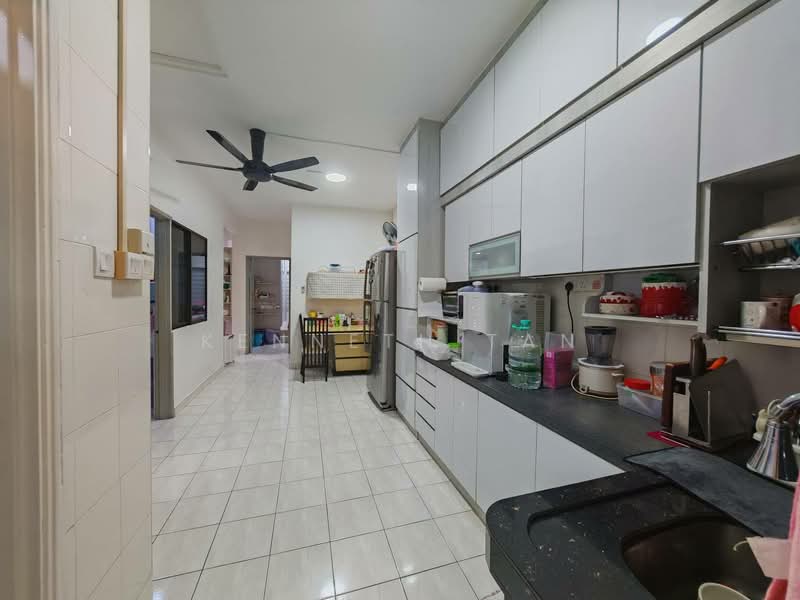 Rumah Teres untuk Dijual di Permas Jaya (Johor) - Kenneth Tan - Kitchen - PropertyGuru.com.my