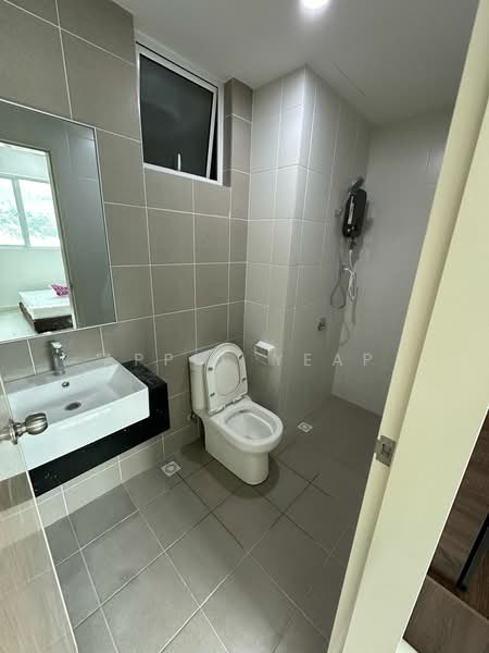 Flat for Rent at IDEAL RESIDENCY - Apple Yeap - Bathroom - PropertyGuru.com.my