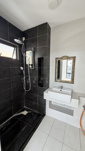 Semi-Detached House for Rent in Eco Grandeur (Puncak Alam) - Hasniza Ibrahim - Bathroom - PropertyGuru.com.my