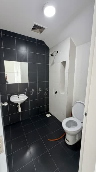 Semi-Detached House for Rent in Eco Grandeur (Puncak Alam) - Hasniza Ibrahim - Bathroom - PropertyGuru.com.my