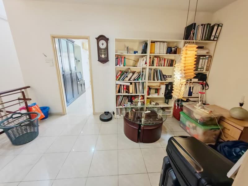 2-storey Terraced House for Sale in Taman Meranti Jaya (Puchong) - Evan Goh - Living Room - PropertyGuru.com.my