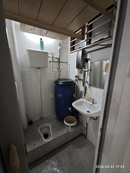 Rumah Flat untuk Disewa di Taman Shamelin Perkasa - Loh KC - Bathroom - PropertyGuru.com.my
