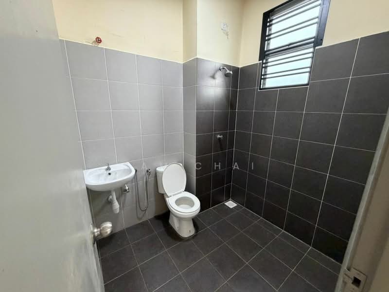 2-storey Terraced House for Sale in Kota Tinggi (Johor) - Sam Chai - Bathroom - PropertyGuru.com.my