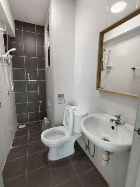 Servis Apartment untuk Disewa di The Zizz @ Damansara North - PeiGee . - Bathroom - PropertyGuru.com.my