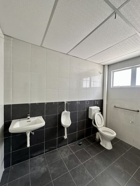 Shop / Office for Sale in Panorama Lapangan Perdana (Ipoh) - Levi Chong - Bathroom - PropertyGuru.com.my