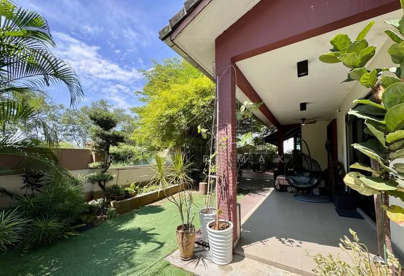 Semi-Detached House for Sale in Johor Bahru (Johor) - Ronald Mak - Garden - PropertyGuru.com.my