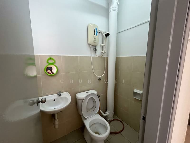 Condominium for Sale at Beverly 2 - Chun Wei - Bathroom - PropertyGuru.com.my