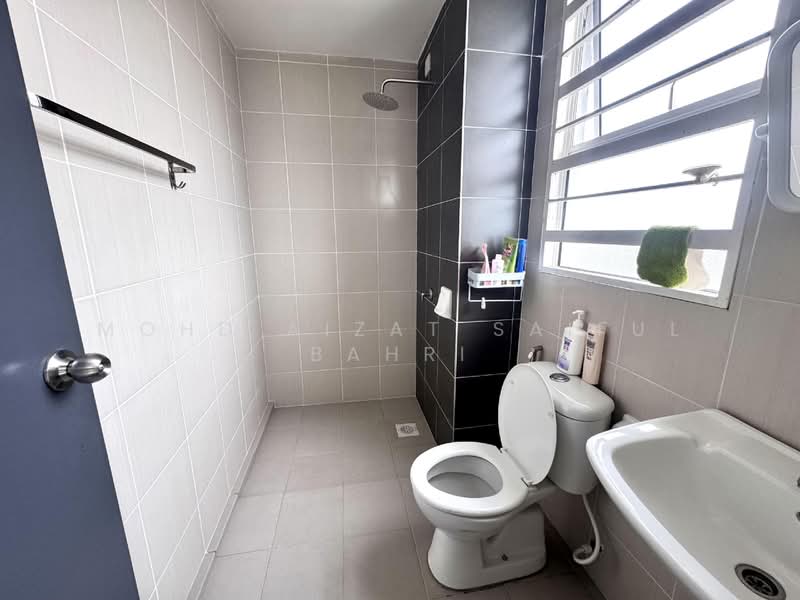 Apartment for Sale at Puncak Hijauan - Mohd Aizat Saiful Bahri - Bathroom - PropertyGuru.com.my