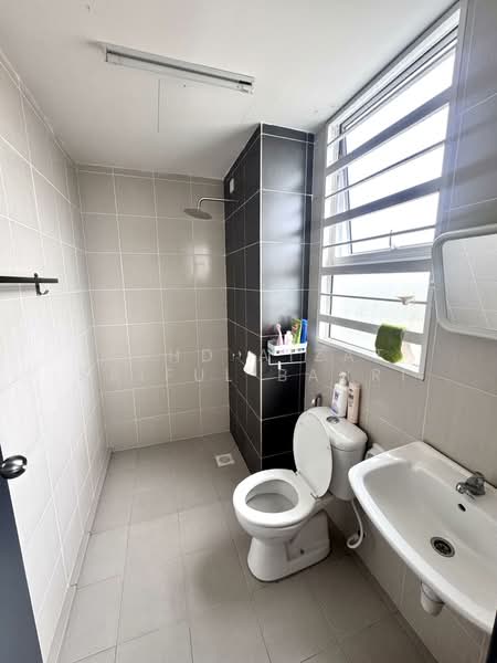 Apartment for Sale at Puncak Hijauan - Mohd Aizat Saiful Bahri - Bathroom - PropertyGuru.com.my