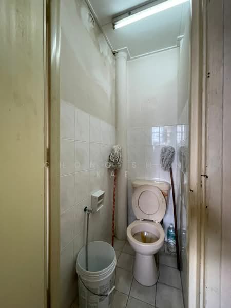 Apartment for Sale at Pangsapuri Suria - Chong Shun Kae - Bathroom - PropertyGuru.com.my
