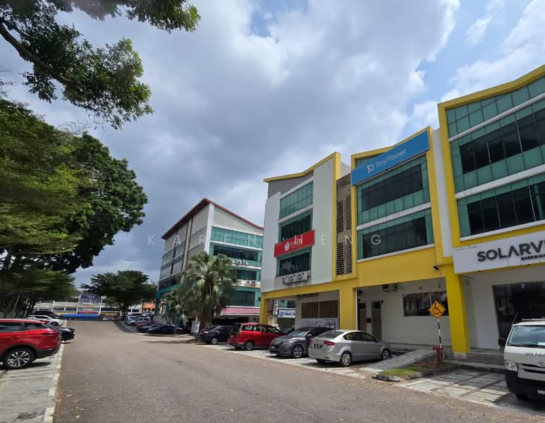 Kedai / Pejabat untuk Dijual di Taman Molek (Johor Bahru) - Karen Heng - Exterior - PropertyGuru.com.my