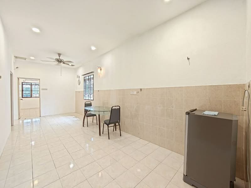 1-storey Terraced House for Sale in Pengkalan Pegoh (Ipoh) - Qazin Khoo - Living Room - PropertyGuru.com.my