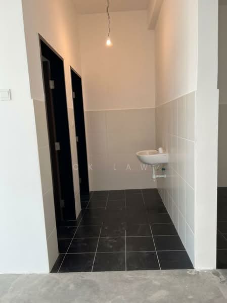 Shop / Office for Rent in Setia Mayuri (Semenyih) - CK Law - Bathroom - PropertyGuru.com.my