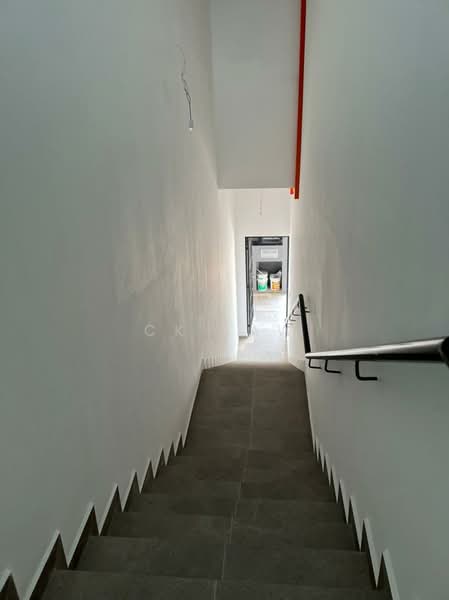 Shop / Office for Rent in Setia Mayuri (Semenyih) - CK Law - Corridor - PropertyGuru.com.my