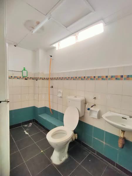 Rumah Bandar untuk Disewa di Taman Perai Utama (Perai) - Theresa Chew - Bathroom - PropertyGuru.com.my