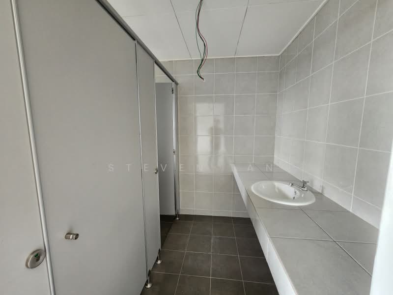Shop / Office for Rent in Bandar Puteri Puchong (Puchong) - Steven Tan - Bathroom - PropertyGuru.com.my