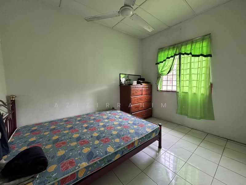 Rumah Teres 2 Tingkat untuk Dijual di Taman Putra Perdana (Puchong) - Azizirrahim . - Bedroom - PropertyGuru.com.my