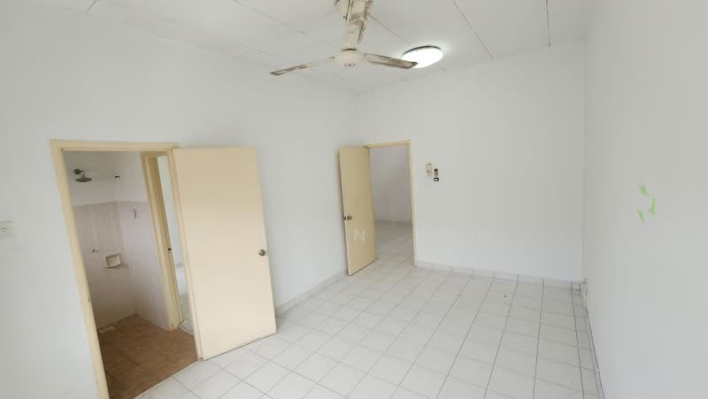 2-storey Terraced House for Sale in Bandar Bukit Puchong (Puchong) - Steven Tan - Bathroom - PropertyGuru.com.my