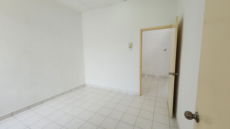 2-storey Terraced House for Sale in Bandar Bukit Puchong (Puchong) - Steven Tan - Interior - PropertyGuru.com.my