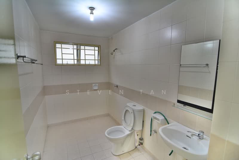 Kondominium untuk Dijual di Kinrara Mas - Steven Tan - Bathroom - PropertyGuru.com.my