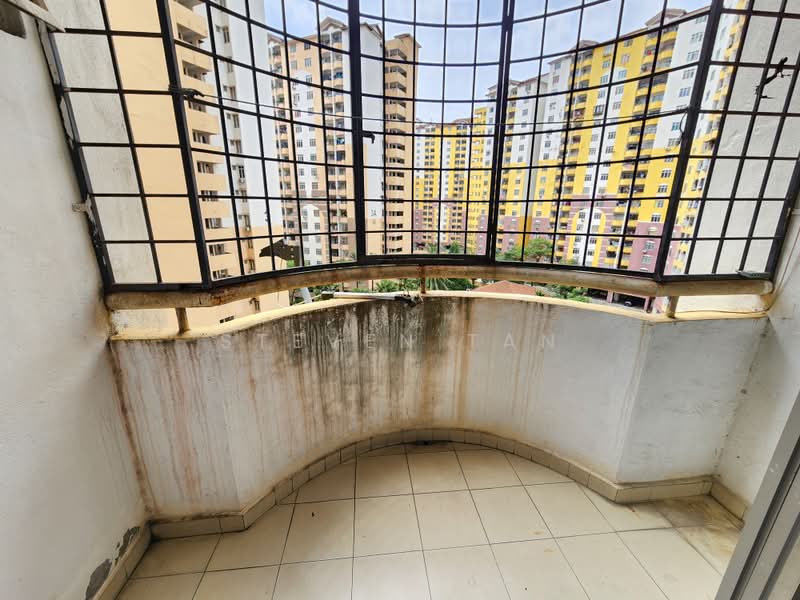 Pangsapuri untuk Dijual di Pangsapuri Lagoon Perdana - Steven Tan - Balcony - PropertyGuru.com.my