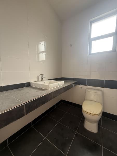 3-storey Terraced House for Sale in Taman Sakap (Kajang) - Daniel Tan - Bathroom - PropertyGuru.com.my