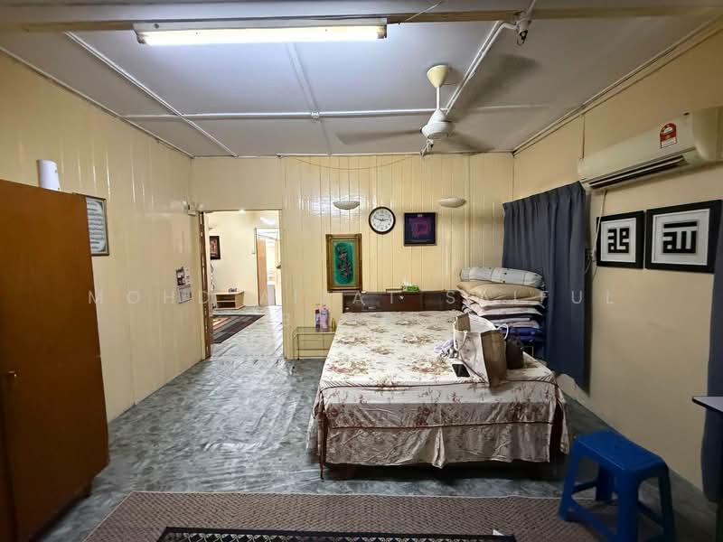 Tanah Kediaman untuk Dijual di Kampung Pandan Dalam (Ampang) - Mohd Aizat Saiful Bahri - Bedroom - PropertyGuru.com.my