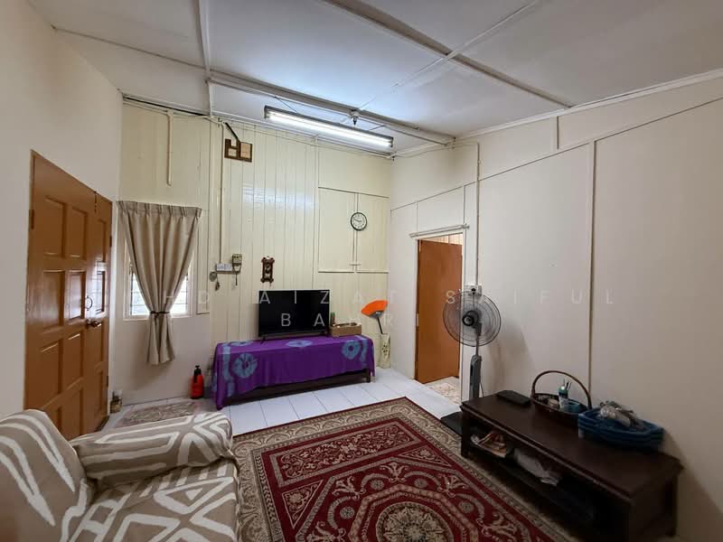 Tanah Kediaman untuk Dijual di Kampung Pandan Dalam (Ampang) - Mohd Aizat Saiful Bahri - Living Room - PropertyGuru.com.my