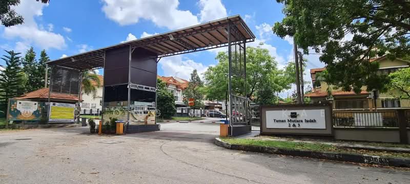 2-storey Terraced House for Sale in Taman Mutiara Indah (Puchong) - Chong Shun Kae - Exterior - PropertyGuru.com.my