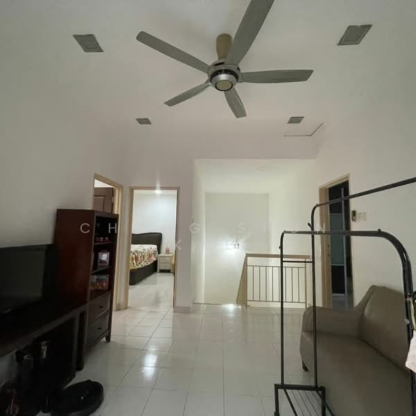 2-storey Terraced House for Sale in Taman Mutiara Indah (Puchong) - Chong Shun Kae - Corridor - PropertyGuru.com.my