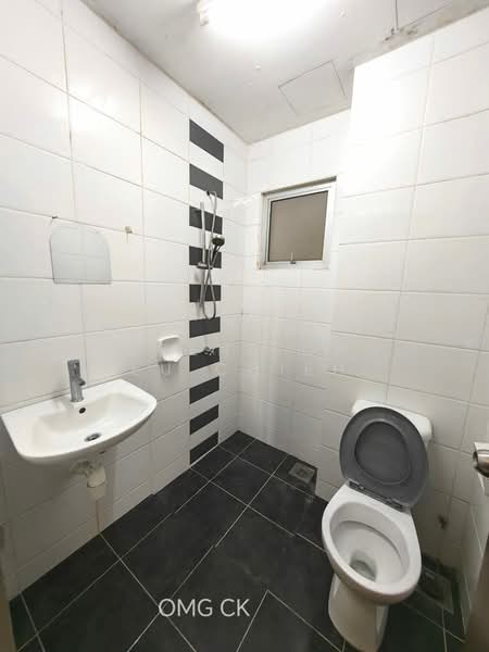 Condominium for Sale at Lagoon Suites - Eugene Ong Eu chieh - Bathroom - PropertyGuru.com.my