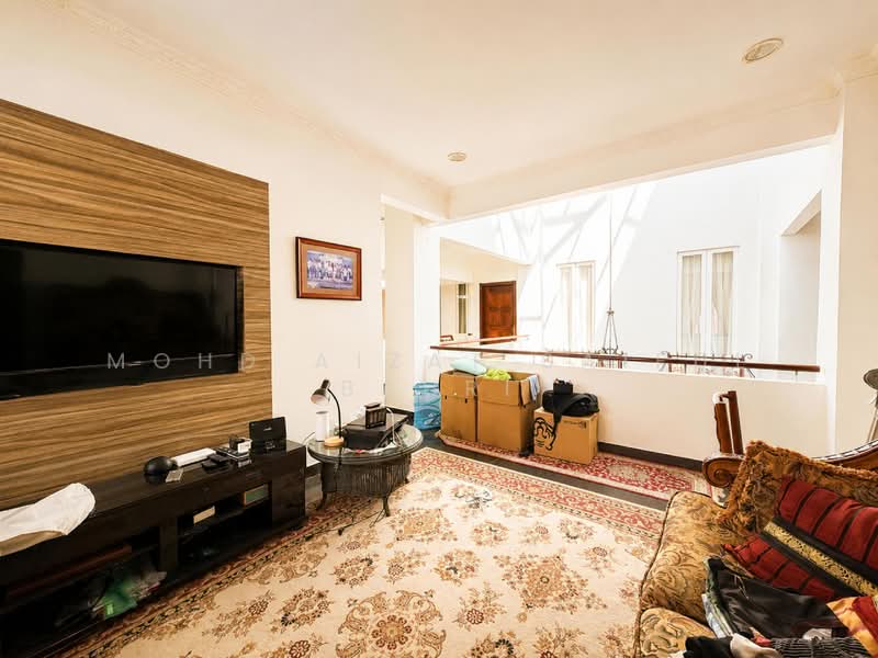 Rumah Banglo untuk Dijual di Bandar Baru Bangi (Selangor) - Mohd Aizat Saiful Bahri - Living Room - PropertyGuru.com.my