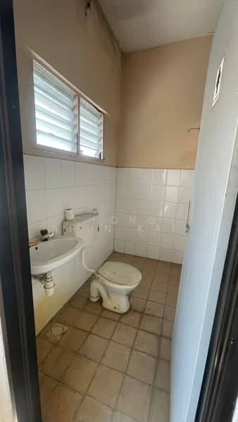 Shop / Office for Rent in Banting (Selangor) - Chong Shun Kae - Bathroom - PropertyGuru.com.my