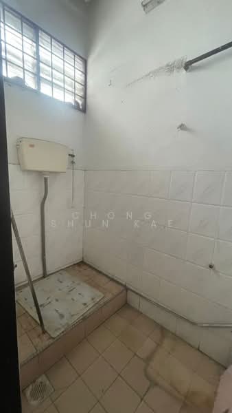 Shop / Office for Rent in Banting (Selangor) - Chong Shun Kae - Bathroom - PropertyGuru.com.my