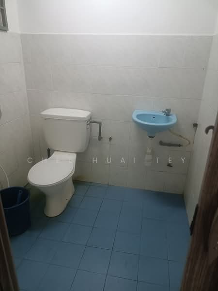 Apartment for Sale at Sri Jati 1 - Chee Huai Tey - Bathroom - PropertyGuru.com.my