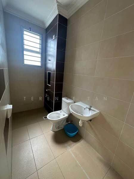 Link Bungalow for Sale in Taman Gaya (Ulu Tiram) - Terence Tan - Bathroom - PropertyGuru.com.my
