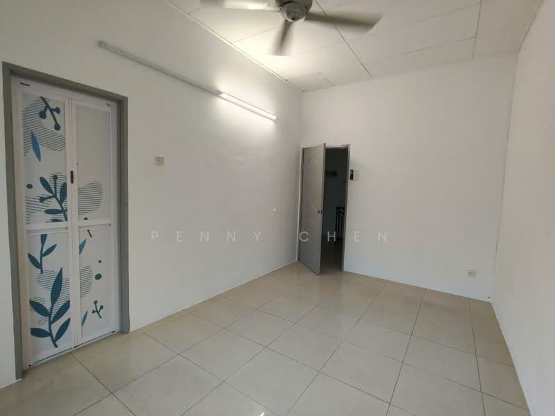 Rumah Teres 2 Tingkat untuk Dijual di Taman Tasek Berlian (Ipoh) - PENNY CHEN - Bedroom - PropertyGuru.com.my