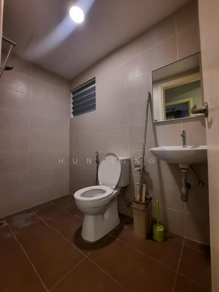 Condominium for Rent at Paraiso Residence @ The Earth - Hun Ling - Bathroom - PropertyGuru.com.my