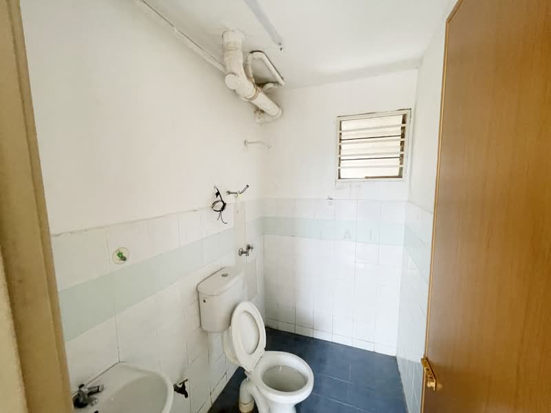 Apartment for Rent at Apartment Taman Topaz - Eiffel Lai - Bathroom - PropertyGuru.com.my