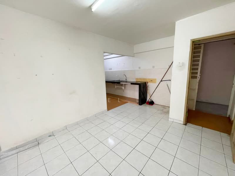 Apartment for Rent at Apartment Taman Topaz - Eiffel Lai - Kitchen - PropertyGuru.com.my