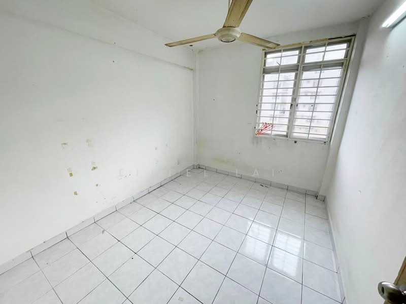 Apartment for Rent at Apartment Taman Topaz - Eiffel Lai - Interior - PropertyGuru.com.my