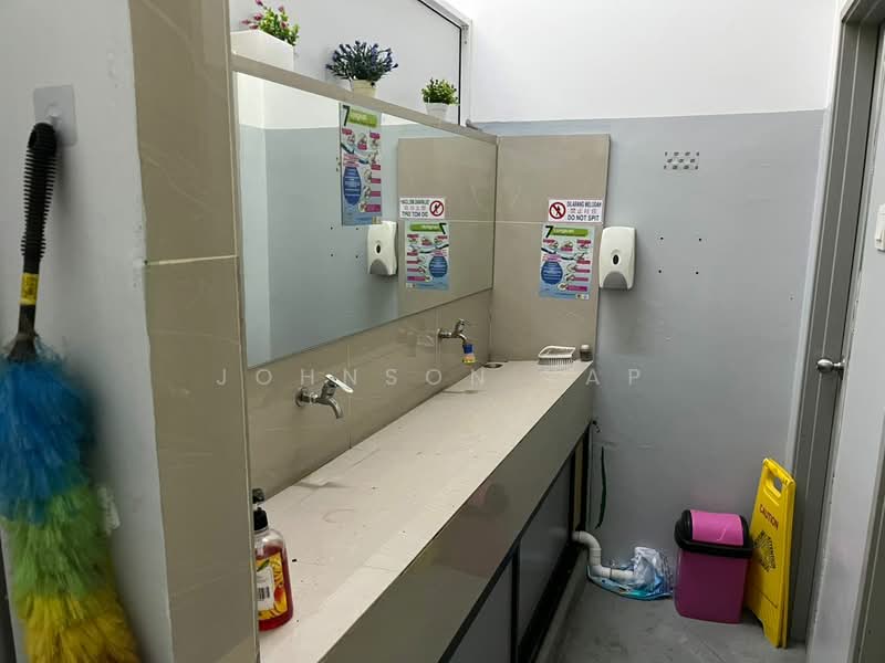 Kedai / Pejabat untuk Disewa di Bandar Indahpura (Kulai) - Johnson Yap - Bathroom - PropertyGuru.com.my