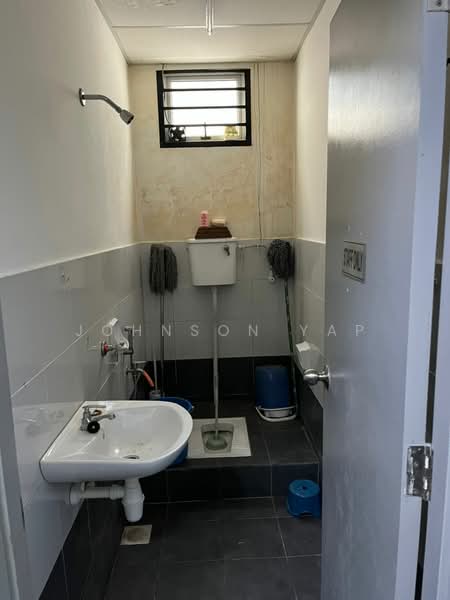 Kedai / Pejabat untuk Disewa di Bandar Indahpura (Kulai) - Johnson Yap - Bathroom - PropertyGuru.com.my
