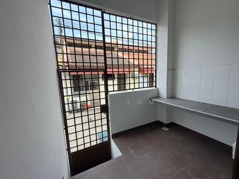 2-storey Terraced House for Sale in Taman Molek (Johor Bahru) - Bell Lum - PropertyGuru.com.my