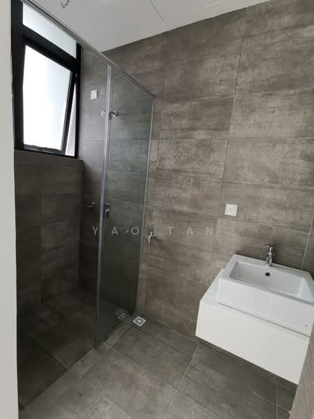 Service Residence for Sale at H2O Residences - Yao Tan - Bathroom - PropertyGuru.com.my