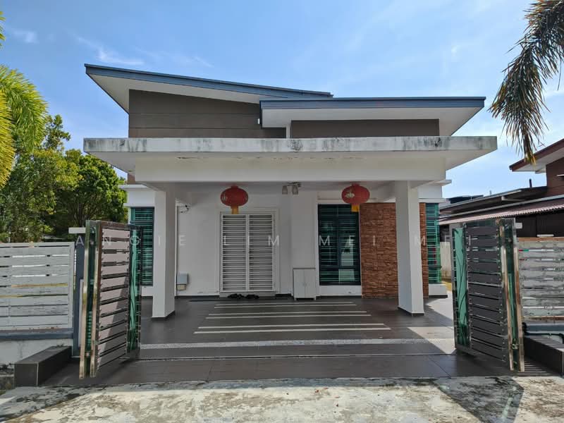 Bungalow for Sale in Alor Gajah (Melaka) - Angie Lim Mei Mei - Exterior - PropertyGuru.com.my