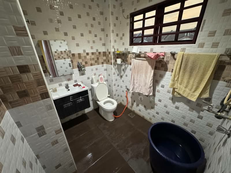 2-storey Terraced House for Sale in TAMAN PUCHONG UTAMA (Puchong) - Elvis Kok - Bathroom - PropertyGuru.com.my
