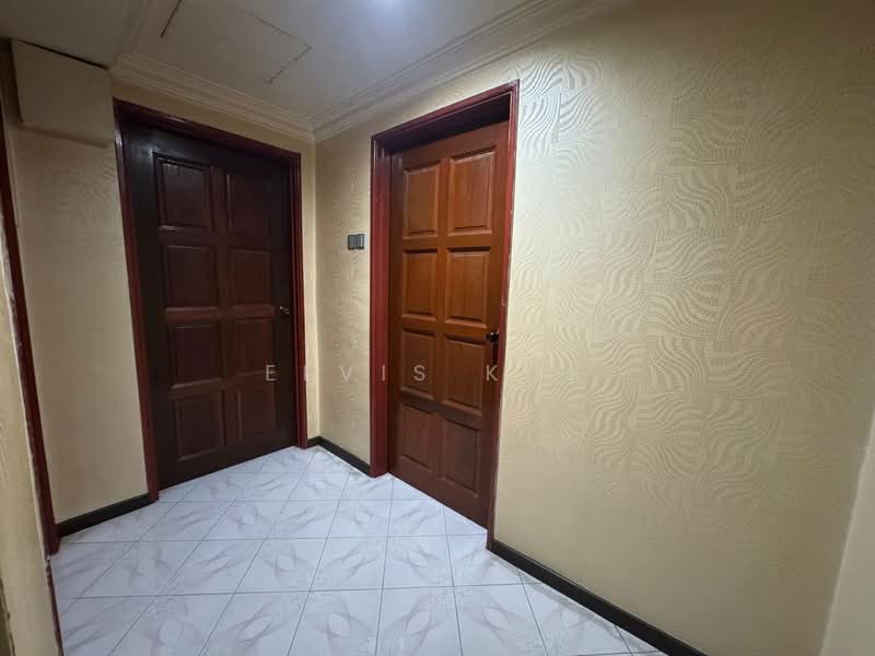 2-storey Terraced House for Sale in TAMAN PUCHONG UTAMA (Puchong) - Elvis Kok - Corridor - PropertyGuru.com.my